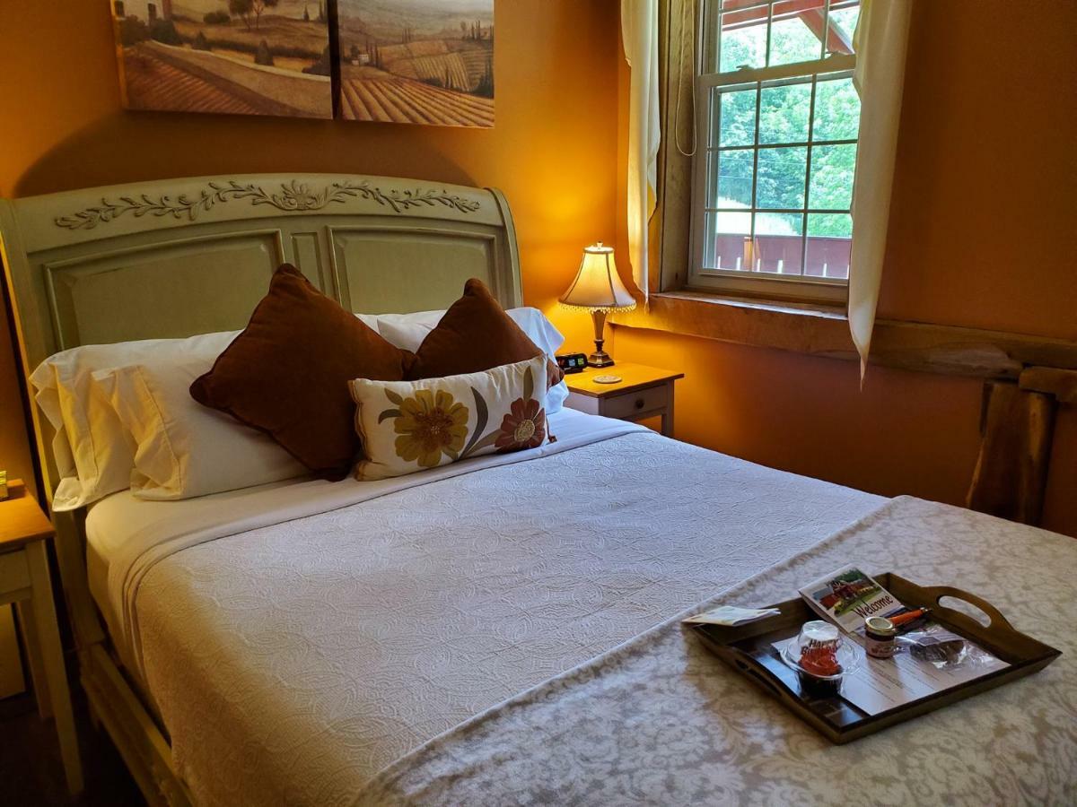 The Barn Inn Bed And Breakfast Миллерсберг Экстерьер фото